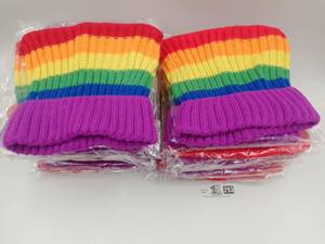 lot 293 image: 24 Rainbow Beanies