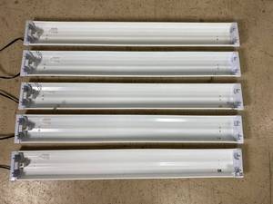 lot 444 image: Fluorescent Shop Light