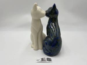 lot 324 image: Vintage Cat Figurines