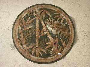 lot 434 image: 64 Round Bamboo Pattern Rug