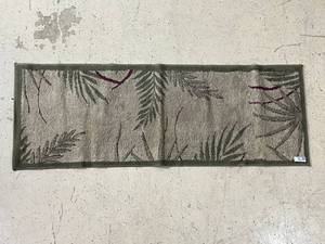 lot 435 image: 66 X 23.5 Small Fern Pattern Rug