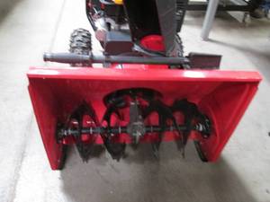 lot 10 image: Powersmart 24 Gas Snowblower 212cc...