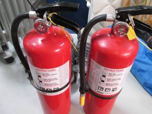 lot 18 image: Lot of 2 fire extinguishers...