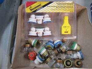 lot 22 image: Lot of SL Buss fuses and emergency ...