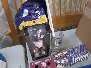 lot 23 image: Vikiings Fan Collectibles  Rally f...