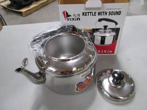 lot 256 image: New tea pot with whistle