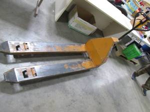lot 1 image: Presto ROI Lift slim pallet jack wi...