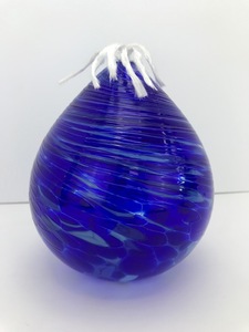lot 48 image: Hand Blown Glass Blue Oil Lamp - Flat Bottom