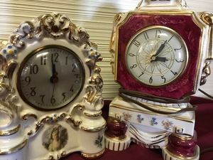 lot 103 image: Vintage Table Clocks (Lot of 2)