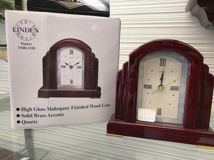 lot 104 image: Linden Desk Clock