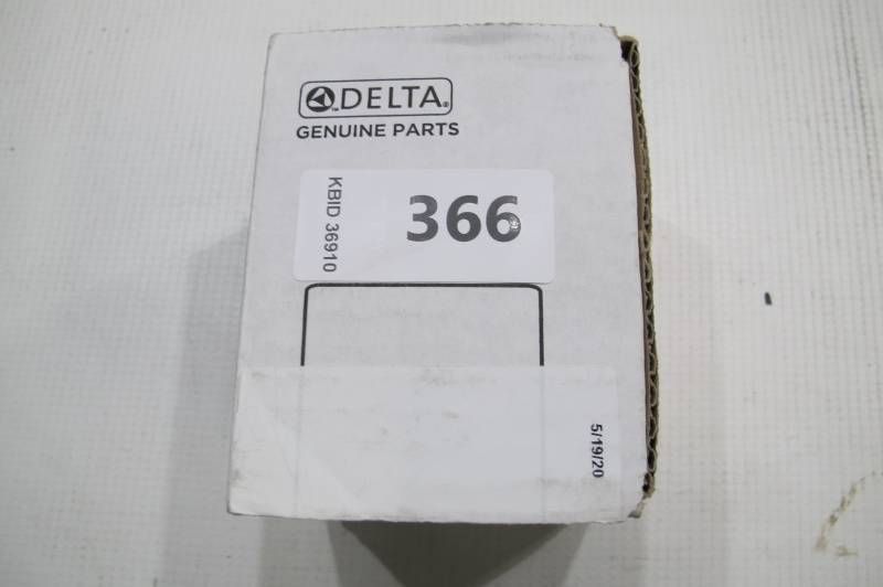 lot 15 image: Delta Single Metal Lever Handle Kit for Tub and Showers in Chrome