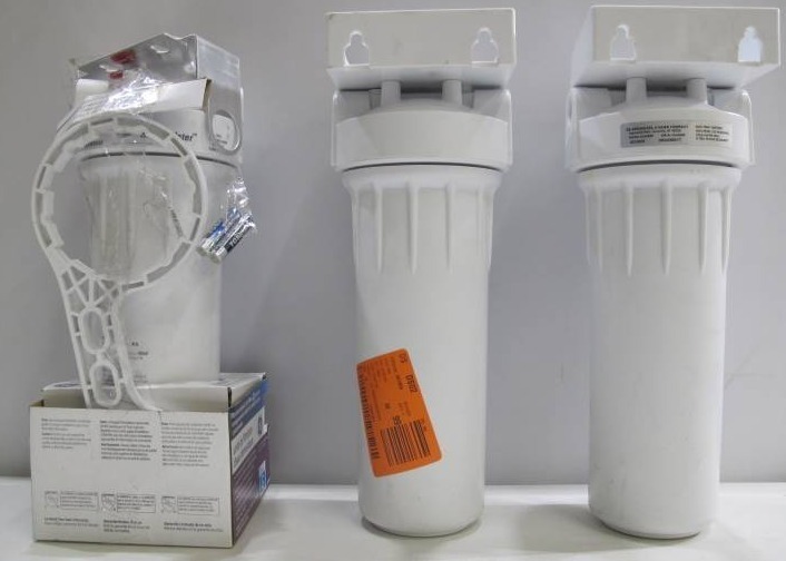 lot 29 image: Lot of 3 GE Water Filters - 2X GX1501R and 1X GXWH04F