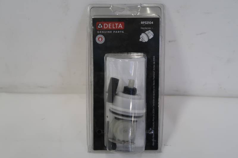 lot 43 image: Delta 17 Series Monitor Tub and Shower Cartridge RP32104