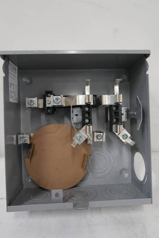 lot 61 image: Siemens 200 Amp 4 Jaw Horn Bypass Underground Fed Meter Socket with 716 in. Barrel Lock Knockout