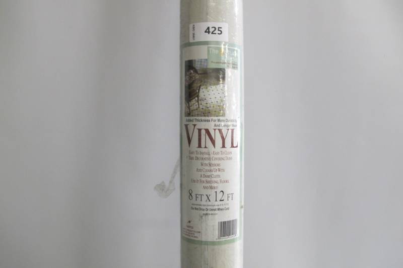 lot 116 image: Natco Assorted 8 ft. x 12 ft. White Marble Vinyl Unbound Remnant