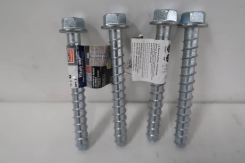 lot 134 image: Simpson Strong Tie Titen HD 58 in. x 6 in. Zinc-Plated Heavy-Duty Screw Anchor - Set of 4
