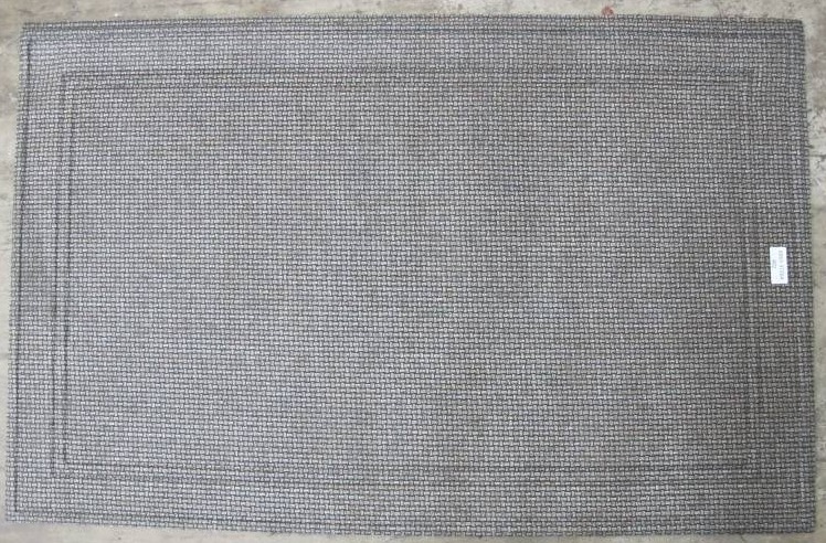 lot 171 image: Apache Mills Manhattan Mat Heavy-Duty 30 x 47 Nonslip Mat