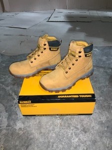 DEWALT mens halogen 6 Work  boots-steel toe-wheat size 10.5(M)