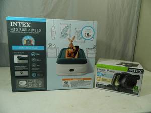 lot 34 image: Air Mattress and Pump