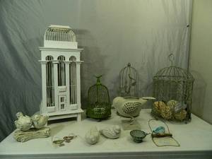lot 42 image: Bird Decor