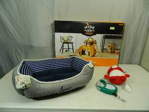 lot 69 image: New Ellen Degeneres Pet Bed and More