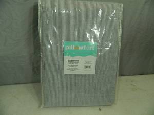 lot 74 image: New FQ Seersucker Duvet Cover Set