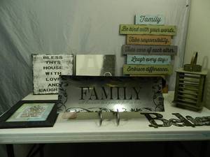 lot 79 image: Home Decor