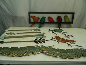 lot 85 image: Wall Decor