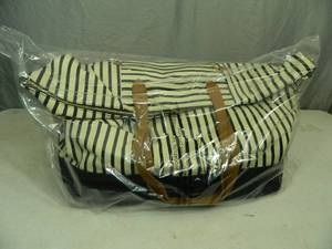 lot 108 image: New Large Tote Bag
