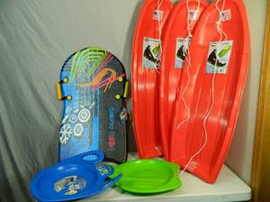 lot 109 image: 5 New Assorted Sleds