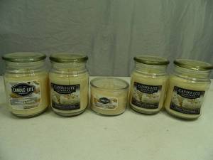 lot 160 image: 5 New Creamy Vanilla Swirl CandleLite Candles