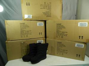 lot 35 image: 30 New Pair of Cat and Jack -10 Thermal Rating Kids Snow Boots