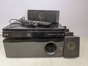 lot 55 image: LG Blu Ray Player & Speaker System