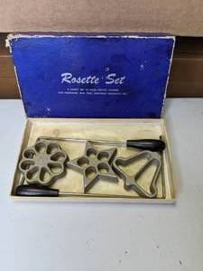 lot 196 image: Vintage Three Piece Rosette Cookie Iron Set