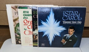 lot 197 image: Five Vintage Albums Christmas & Cosby