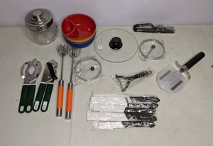 lot 115 image: Assorted Kitchen Accessories - NEW