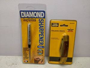 lot 109 image: Knife Sharpener & Folding Knife - NEW