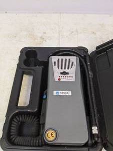 lot 18 image: TIF 5705A Refrigerant Detector Super Scanner