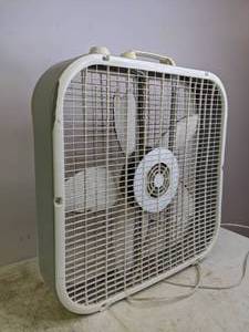 lot 250 image: Box Fan