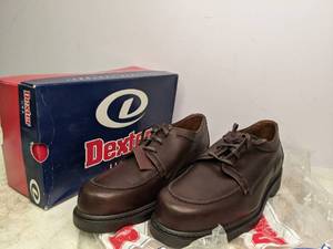lot 166 image: Mens 10.5 Dexter Comfort Dress Shoes