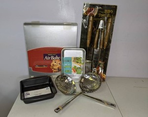 lot 269 image: Kitchen and BBQ Accessories - Like New