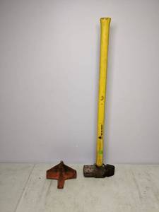 lot 296 image: Sledgehammer w Wood Splitter