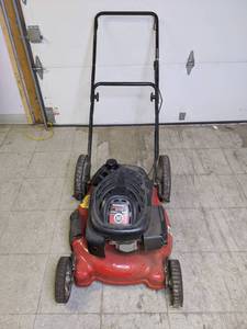 lot 272 image: Yard Machines 173cc 21-Inch High Walk-Behind Gas Powered Lawn Mower