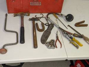 lot 330 image: Vintage Duplex Toolbox Plus Contents