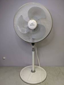 lot 355 image: Wind Chaser Floor Fan