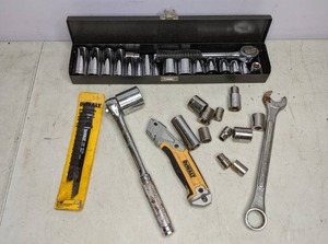 lot 359 image: Socket Set, Utility Knife, Reciprocating Saw Blade