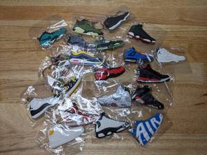 lot 209 image: 20 Brand New Jordan & Nike Sneaker Shoe Keychains