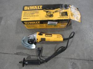 Dewalt 7 Amp 4-12 in. Small Angle Grinder with 1-Touch Guard, DWE4011 - Like New.