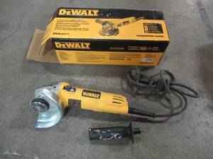 Dewalt 7 Amp 4-12 in. Small Angle Grinder with 1-Touch Guard, DWE4011 - Like New.