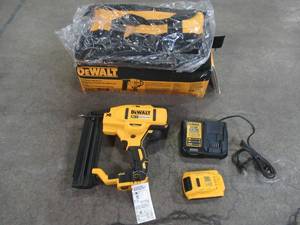 DEWALT 20-Volt Max Lithium-Ion 18-Gauge Cordless Brad Nailer Kit, DCN680D1 - Like New.